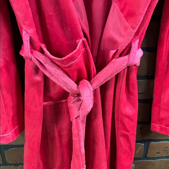Ulta Beauty Fuchsia Robe - Picture 3 of 3